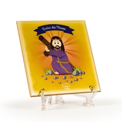 Placa decorativa amarela com ilustração estilizada religiosa e texto 