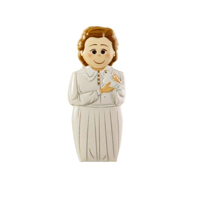 Figura decorativa em cerâmica de pessoa com roupa branca e cabelo castanho