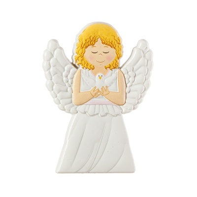 Figura decorativa de anjo com vestido e asas brancas, cabelo amarelo e pomba branca nas mãos