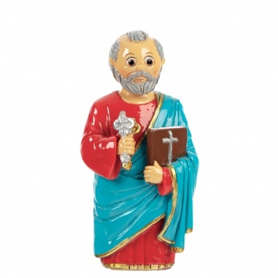 Estátua religiosa de um santo com manto vermelho e azul segurando livro e chave