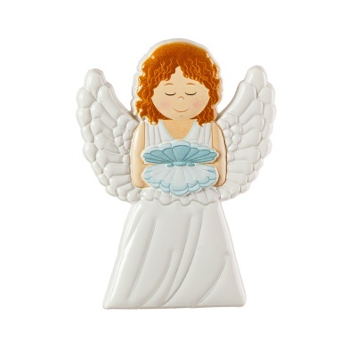 Figura decorativa de anjo com vestido branco e asas brancas segurando objeto azul claro