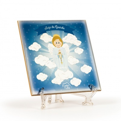Azulejo decorativo com anjo da guarda em fundo azul com nuvens