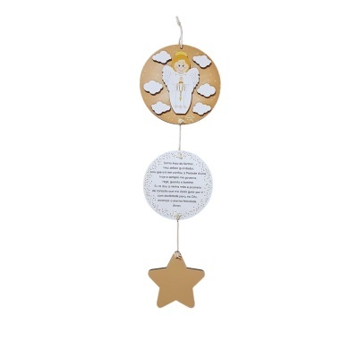 Decoração pendente em madeira com anjo, texto em círculo e estrela