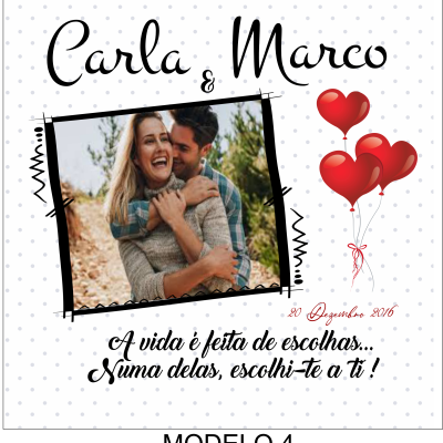 Convite ou cartão personalizado com foto de casal, texto em português e balões vermelhos em forma de coração
