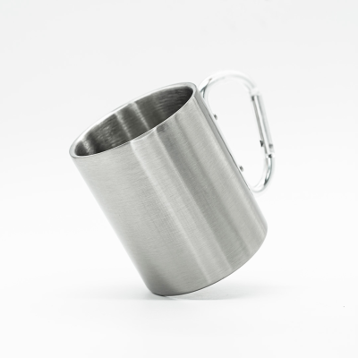 Copo em aço inox com pega mosquetão