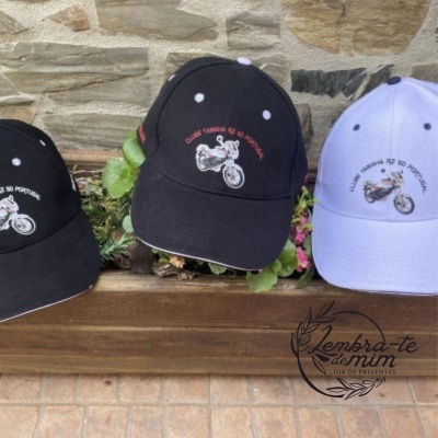 Três bonés de beisebol com bordado de mota e texto Clube Yamaha RZ 50 Portugal