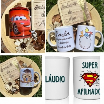 Conjunto de canecas personalizadas com desenhos coloridos e cartão de madeira 'Lembra-te de Mim'