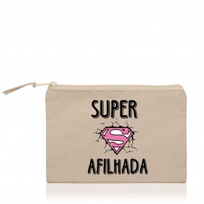 Necessaire bege com fecho, estampada com 'SUPER AFILHADA' e símbolo rosa do Superman