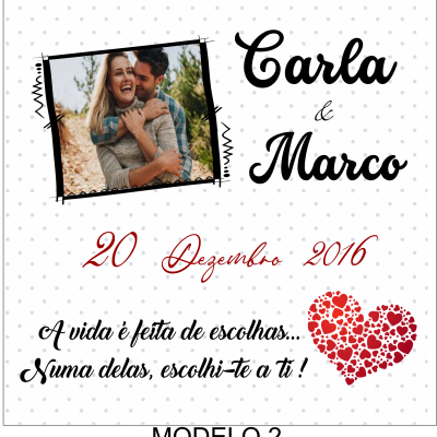 Cartão com foto de casal e texto romântico em português com coração vermelho