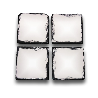 Quatro bases quadradas de vidro com bordas irregulares preto fosco