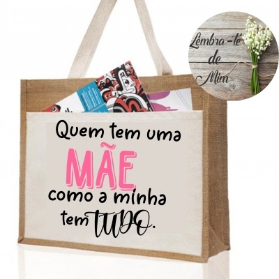 Saco de compra em juta com bolso branco e texto em português sobre mãe