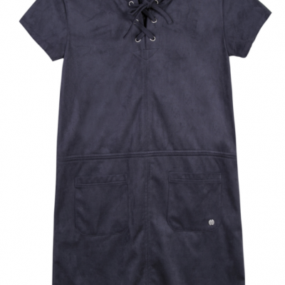 Vestido curto azul escuro com cordões no decote e dois bolsos frontais