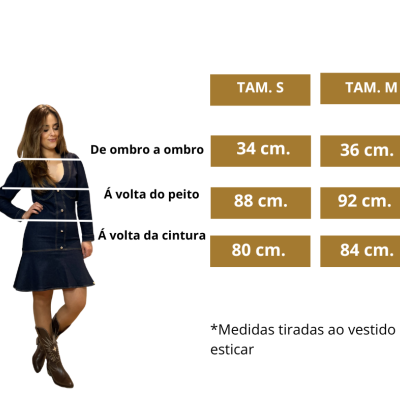 Medidas do vestido azul escuro tamanho S e M com mulher a usar o vestido