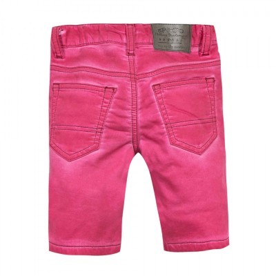 Calções rosa para criança com bolsos e etiqueta na cintura