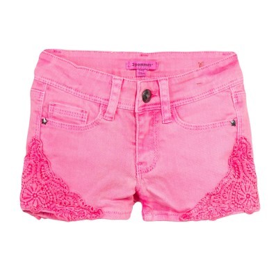 Calções de ganga cor-de-rosa com renda decorativa nas laterais