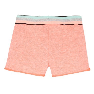 Calções cor-de-rosa com cós azul claro riscado em fundo branco