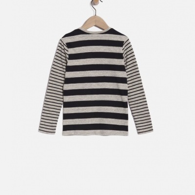 Camisola de manga comprida às riscas pretas e cinza