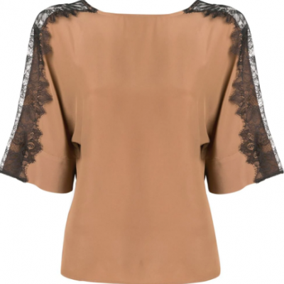 Blusa castanha com renda preta nas mangas