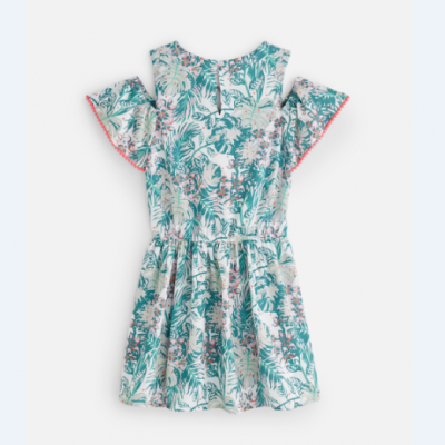 Vestido infantil branco com padrão floral e folhas verdes e rosa
