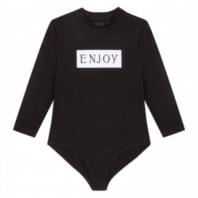Body preto de manga comprida com a palavra ENJOY no peito