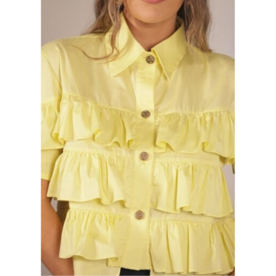 Blusa feminina amarela com folhos e botões