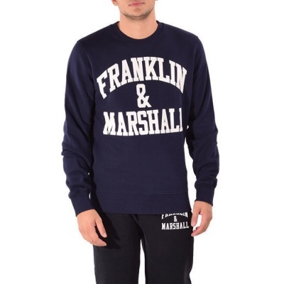 Sweatshirt azul escuro com texto branco FRANKLIN & MARSHALL e calças pretas com texto na coxa
