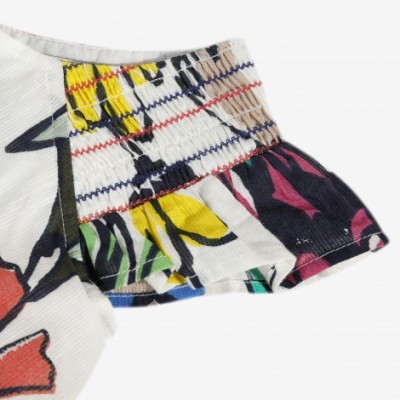 Manga de peça de roupa com padrão floral colorido e costura elástica