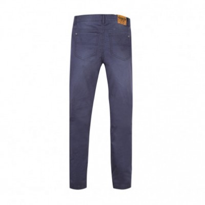 Calças de ganga azuis escuras vistas de trás com etiqueta em pele castanha