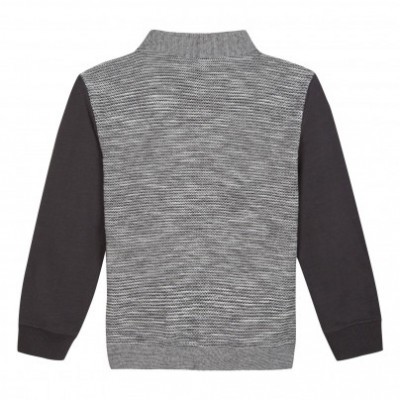 Camisola infantil cinza com mangas pretas e gola alta