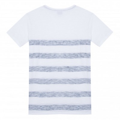 T-shirt branca com riscas cinzentas horizontais vista de costas