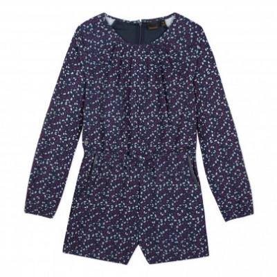 Macacão feminino azul escuro com padrão de manchas azuis e rosas e mangas compridas