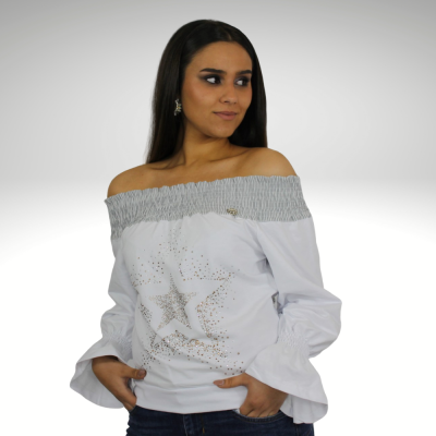 Blusa branca ombro a ombro com estrela de brilhos dourados