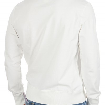 Sweatshirt branca de manga comprida vista de costas