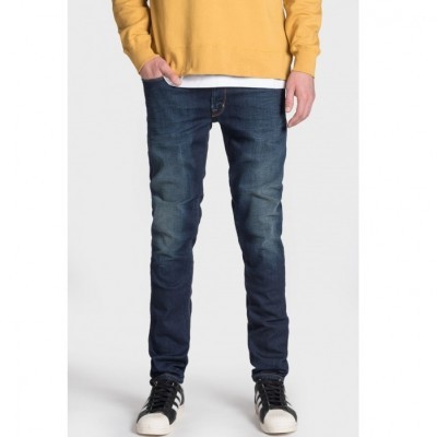 Calças de ganga azuis escuras com efeito desgastado vistas na parte da frente