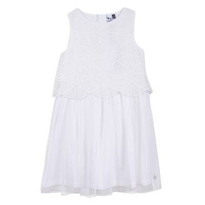 Vestido infantil branco com bordado e saia fluida