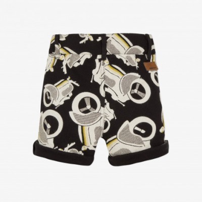 Calções infantis pretos com padrão de bicicletas e bainha preta virada