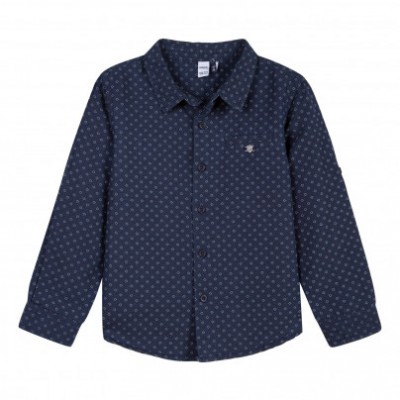 Camisa azul escura com padrão de pequenos triângulos e botões frontais