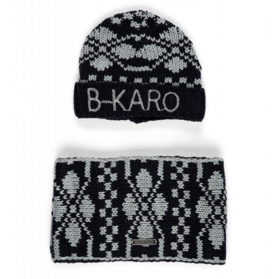Gorro e cachecol pretos com padrão cinza e texto 'B-KARO'