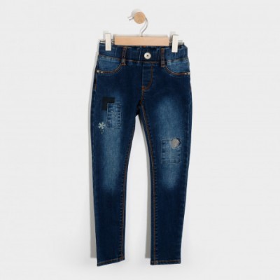 Calças de ganga de criança azul escuro com remendos decorativos