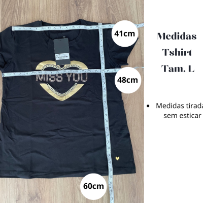 T-shirt preta com coração dourado e texto 'MISS YOU' com fita métrica para medida