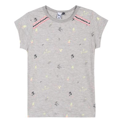 T-shirt cinzenta para criança com estampas multicoloridas e detalhe chevron nos ombros