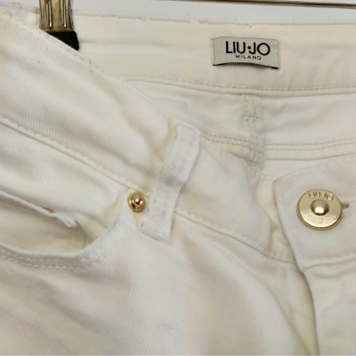 Calças de ganga brancas da marca Liu-Jo com botão dourado