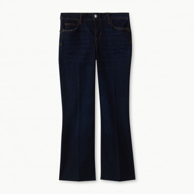 Calças de ganga azul escuro com corte alargado e costuras castanhas