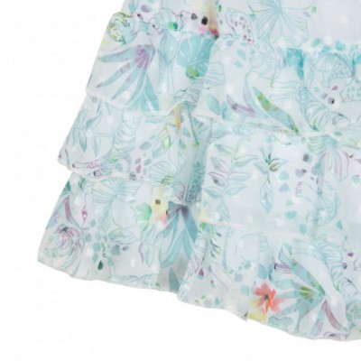 Pano leve com padrão floral e camadas folhosas