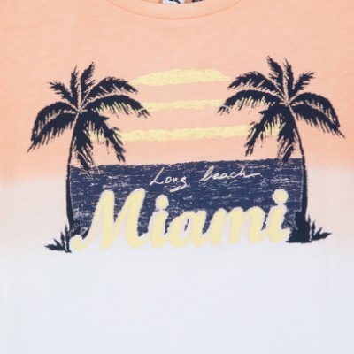 Camiseta com estampa de palmeiras e texto Long beach Miami em degradê laranja para branco