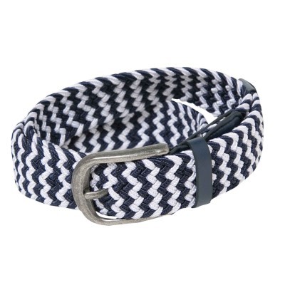 Cinto trançado preto e branco com fivela metálica prateada