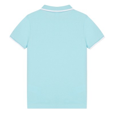 Polo azul claro para criança vista de trás com gola e punhos com listra branca