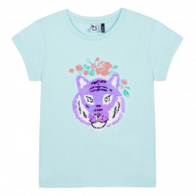 Camiseta azul claro com cabeça de tigre roxa em lantejoulas e flores cor-de-rosa