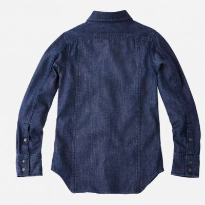 Camisa de ganga azul escuro vista por trás