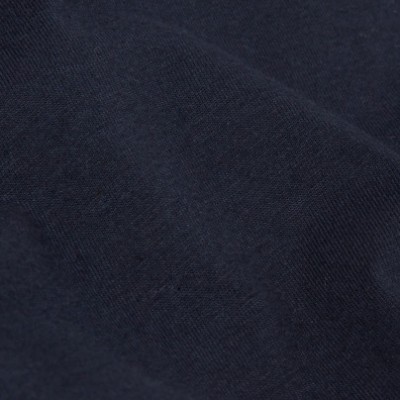 tecido azul escuro liso em close-up